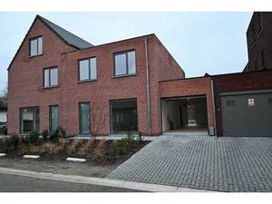 Ruime Nieuwbouwwoning met 3 slaapkamers !