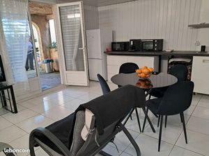 Location 2 pieces meublés + piscine (eau elec inclus)