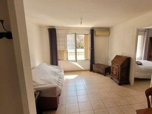 T2 meublé 42m2 avec loggia et cave