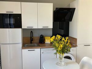 Studio moderne  très agréable  avec jardinet  à Nîmes