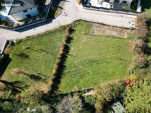 Terrain à bâtir de 700 m² – À vendre