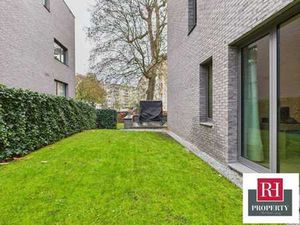 Parc Savoy  slendide rez-de-chaussée 3 ch TERRASSES/JARDIN