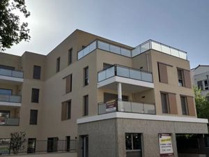 VILLA BOTANICA -COMMERCE 1