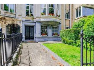 MONTGOMERY  beau rez-de-chaussée MEUBLE 2CH+B/2SDD avec jard