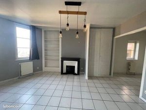 T2 – Vieux Lyon (Lyon 5e)  2 montée du Garillan