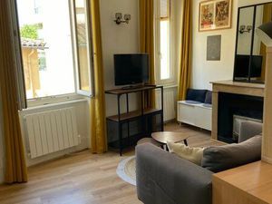 Appartement entièrement rénové de type T2 vendu meublé - Montplaisir Lumière