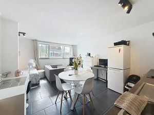 Sublime studio actuellement loué.