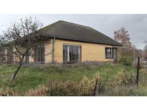 Plain pied dont une chambre à l'étage et beau jardin