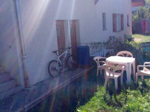 T2 meublé+jardin et parking privés