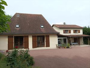 Maisons  10 pièce(s)  surface de 209m²