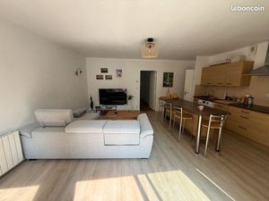 Appartement 48m2 + 30m2 terrasse + garage - 1300 euros