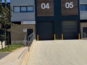 Entrepôt à louer Saint Victorêt