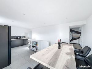 MAISON MEUBLÉE – 198 m² – 5 PIÈCES – RÉGNIÉ-DURETTE (69430) – 1 200 / MOIS