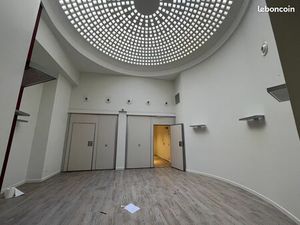Local 324 m² Aix-en-Provence