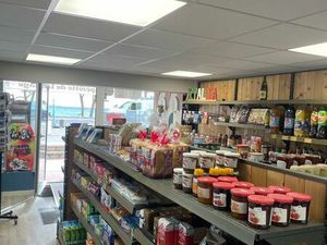 Urgent vend supérette face aux plages de la Ciotat