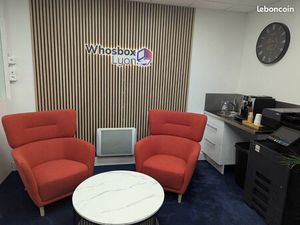 Espace de bureaux privatisés 50 m² – Salle de réunion + Bureau + Fibre + Ménage et café in