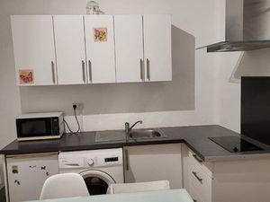 Location studio meublé 590 euros