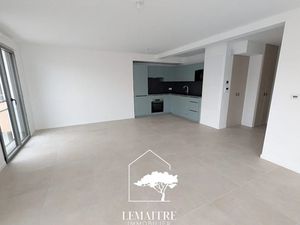 Vente appartement 3 pièces 75.82 m² à Les Mathes (17570)  404 900 €