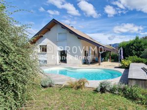 Charmante propriété avec piscine  dans un secteur résidentie