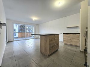 Récent appartement 3 pièce avec garage sécurisé
