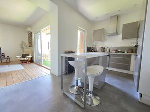 BORDEAUX CROIX BLANCHE - GRAND APPARTEMENT AVEC TERRASSE ET