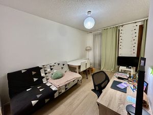 Appartement loué avec terrasse et parking Idéal investisse