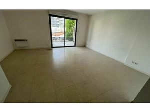 Location appartement  48.87 m² T-2 à La Rochelle  589 €
