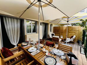 Saint-Tropez  très beau T4 avec terrasse  à proximité du centre.