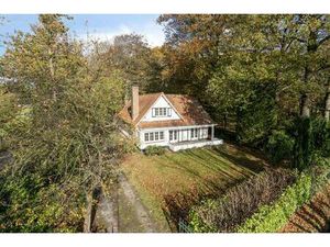 Charmant huis te koop in Putte-Kapellen met grote tuin