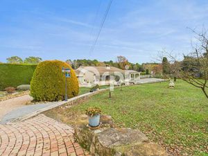 GRAND VOLUME DE VIE - HABITATION SECONDAIRE INDEPENDANTE - BEAUCOUP D'ESPACES DE RANGEMENT