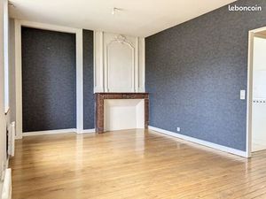 Grand type 2 avec parking au calme ste savine