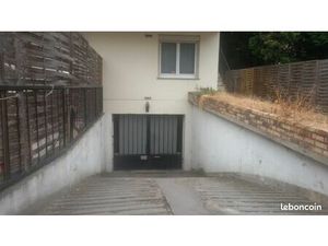 Box fermé en premier sous-sol