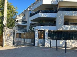 Place de parking en sous-sol 13009