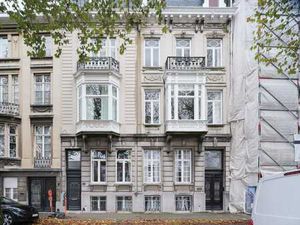 Coupure - Authentieke herenwoning met tuin op één van de ...