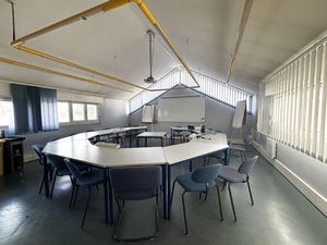 Vente commerce 571 m² Graulhet (81300)