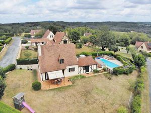 A Salignac  dans un quartier très calme et à deux pas des commerces