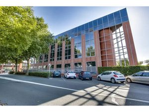 CENTRE VILLE DE SQY  Bureaux à Louer