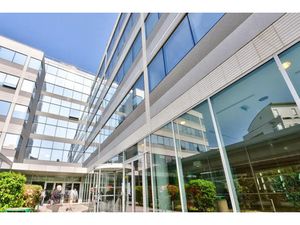 Bureaux à louer à MONTIGNY LE BRETONNEUX 78180