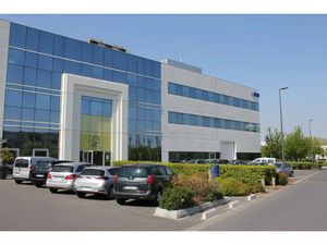 AU PIED DES DIFFERENTS SERVICES