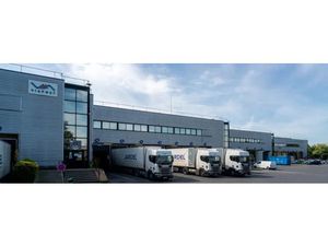 A louer locaux d'activité 13 393 m² divisibles au Bourget - Bâtiment indépendant avec 38 q