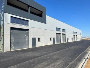 Locaux d'activités neufs modulables - Cellules 370 et 298 m² - Le Mesnil Amelot  accès A1 