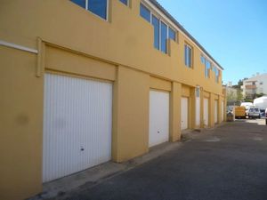 Location parking 37 m² à Vallauris (06220)  414 €