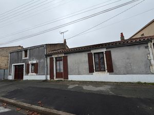 LUCON (85) CENTRE IMMEDIAT ADORABLE MAISON EN PIERRES A RENOVER AVEC DEPENDANCES ET JARDIN