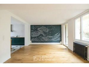 Maison de ville rénovée et sa terrasse à l'abri des regards