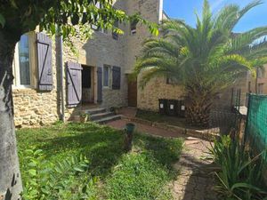 Mas en pierre  composé d'un ensemble immobilier de 10 pièces sur plus de 1210 m² de terrai