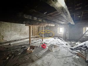 IMMEUBLE À RENOVER - CENTRE VILLE