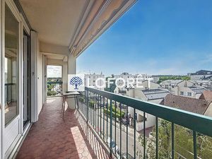 Appartement 4 pièces lumineux situé au dernier étage à Poissy