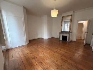 Toulouse  secteur SAINT-ETIENNNE  à louer charmant T5 de 129