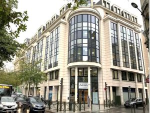 RARE SUR BOURG LA REINE !