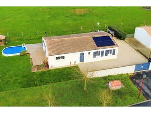 Maison traditionnelle de 115 m² à Pont-L'abbe-D'arnoult